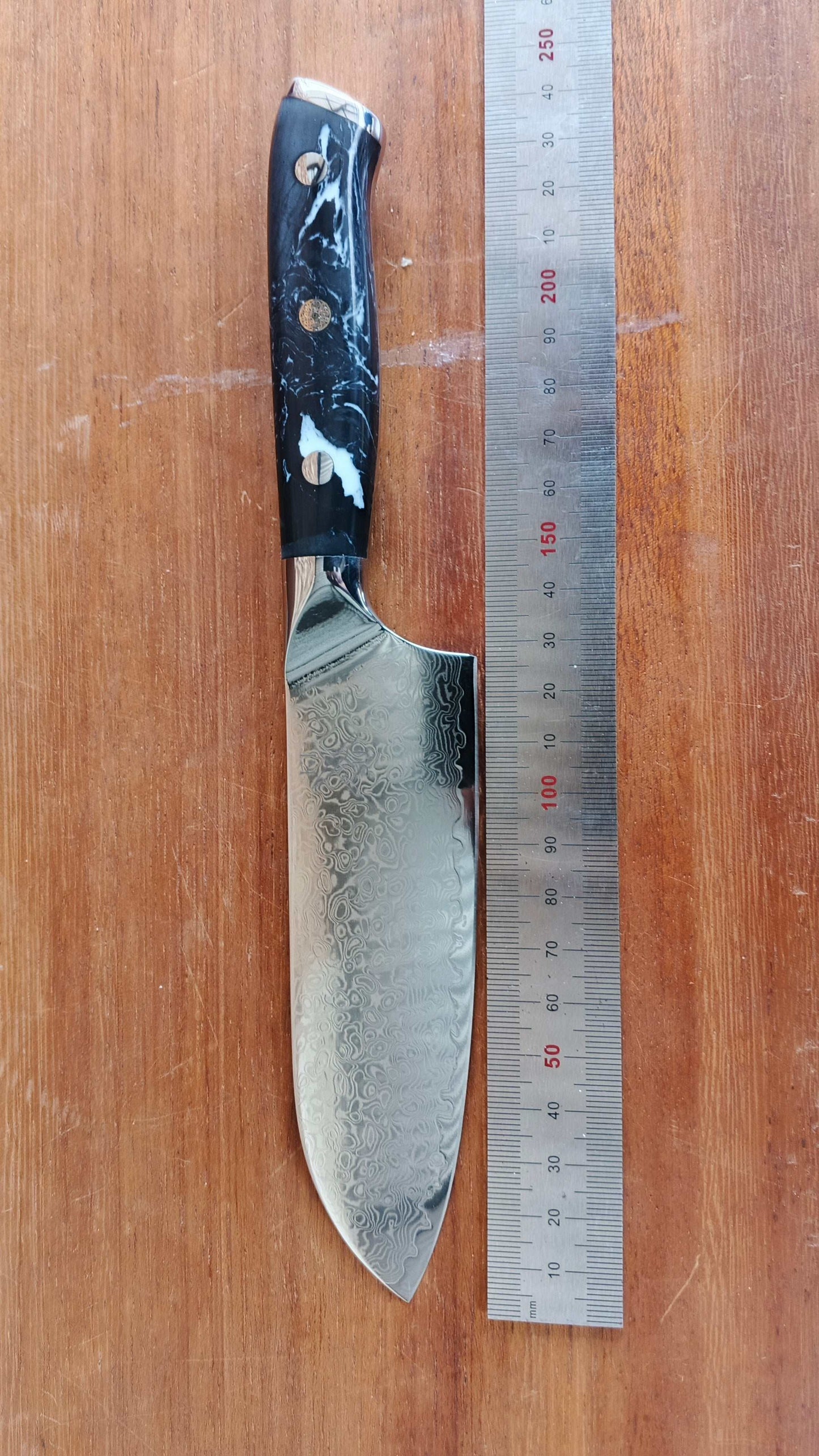Santuko 7 inch knife blade close-up