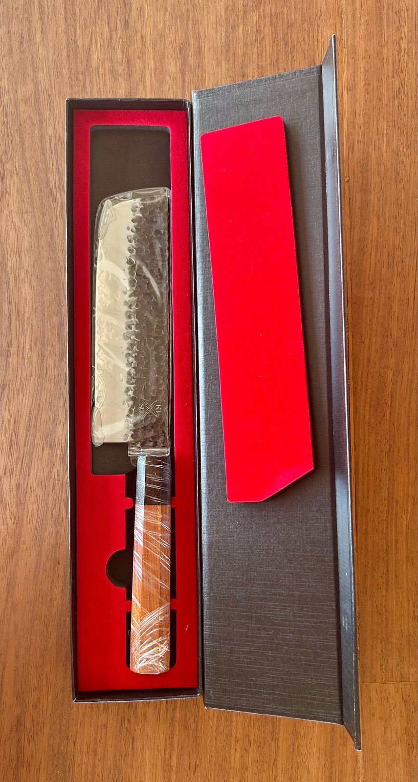 Tokai Range - Nakiri Japanese Chef Knife in gift box with African Mkuruti wood handle and Damascus steel blade.